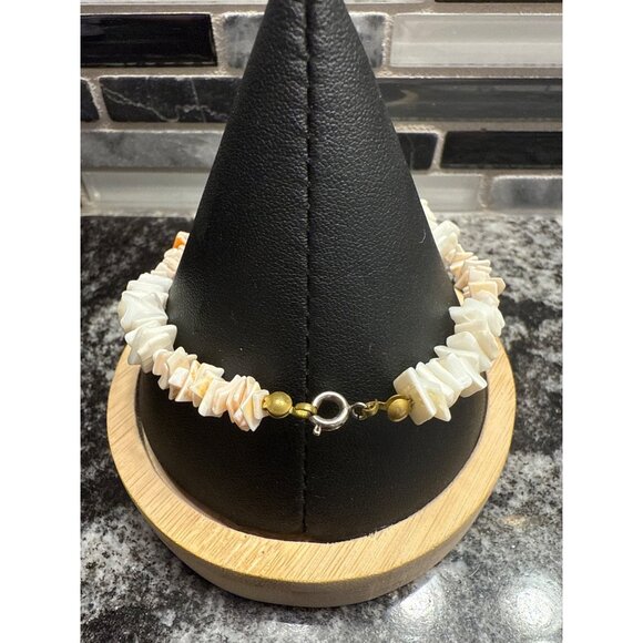 White & Peach Shell Chip Bracelet With Silver Tone Spring Ring Clasp For Women - Picture 3 of 3